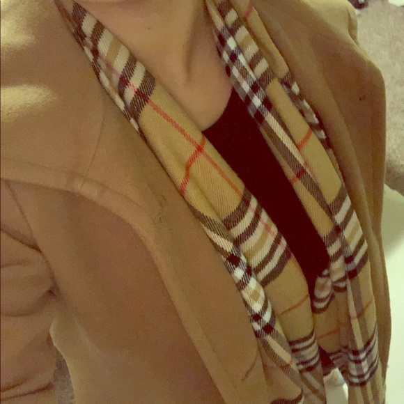 Accessories - LAST ONE!! 🎁🎁Tan Plaid Fringe Scarf